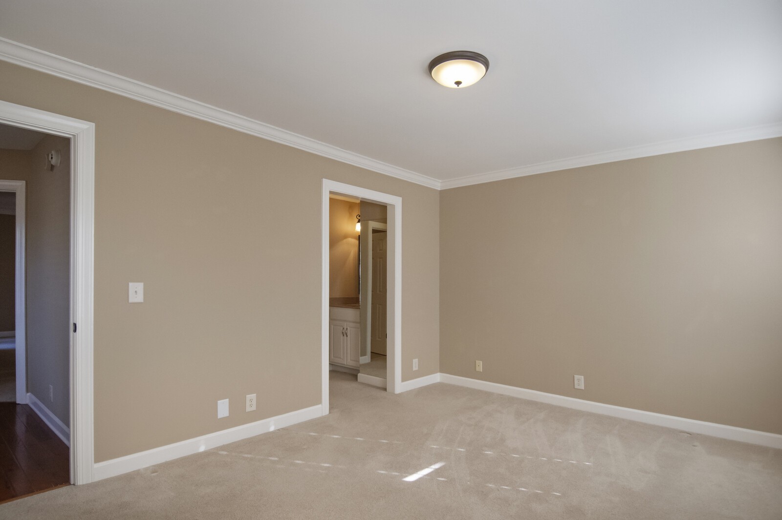 228 4th Ave, N Unit: 1