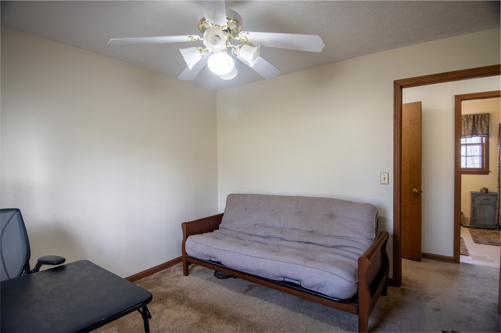 216 Engel Ave