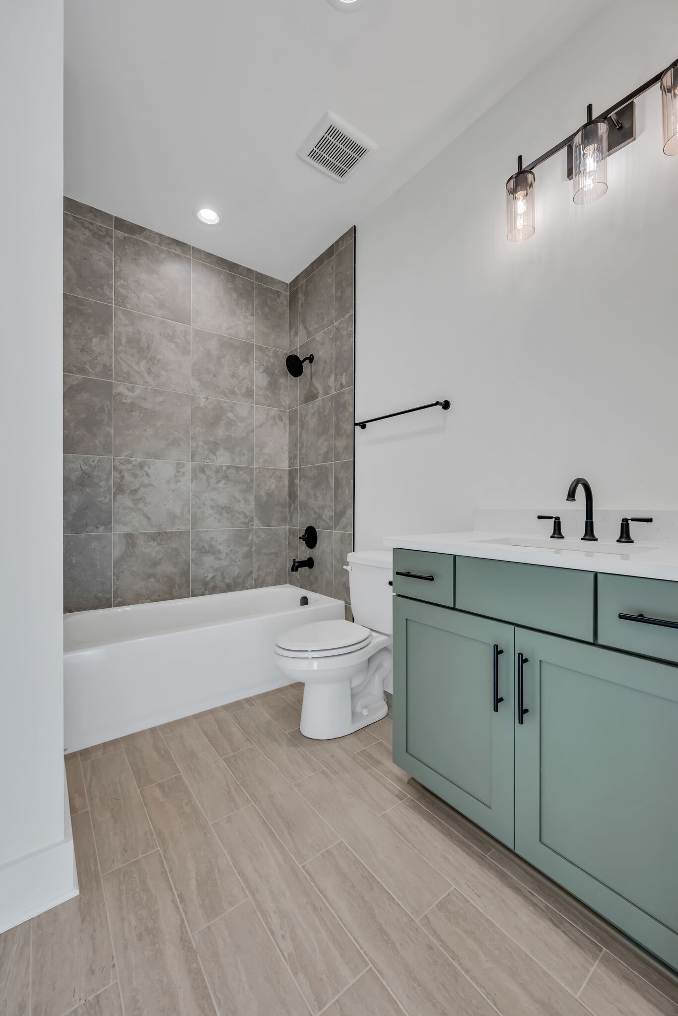 6112 Pennsylvania Ave Unit: B