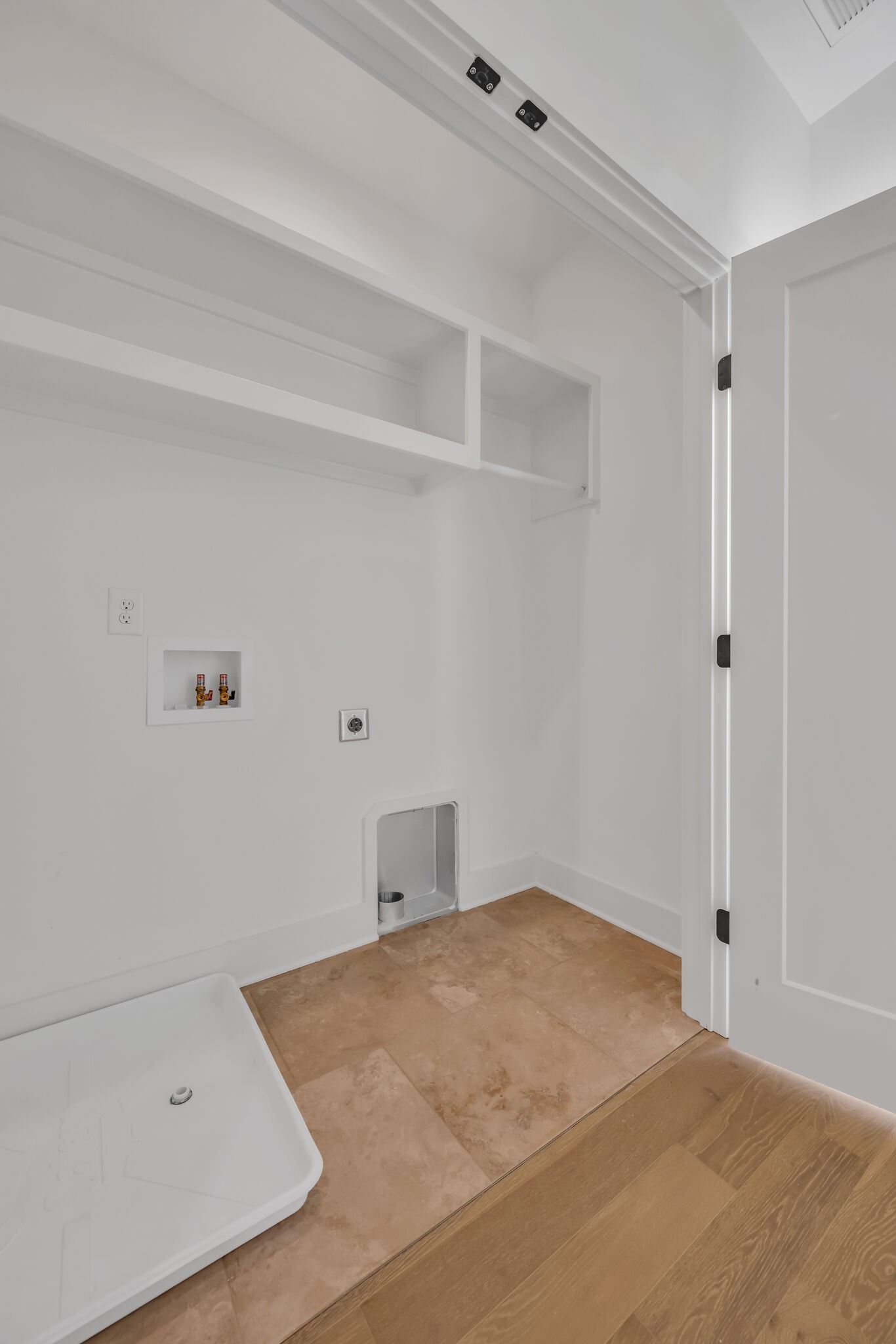 6112 Pennsylvania Ave Unit: B