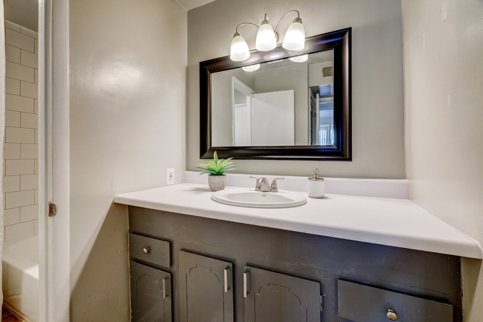 1901 18th Ave, S Unit: 104