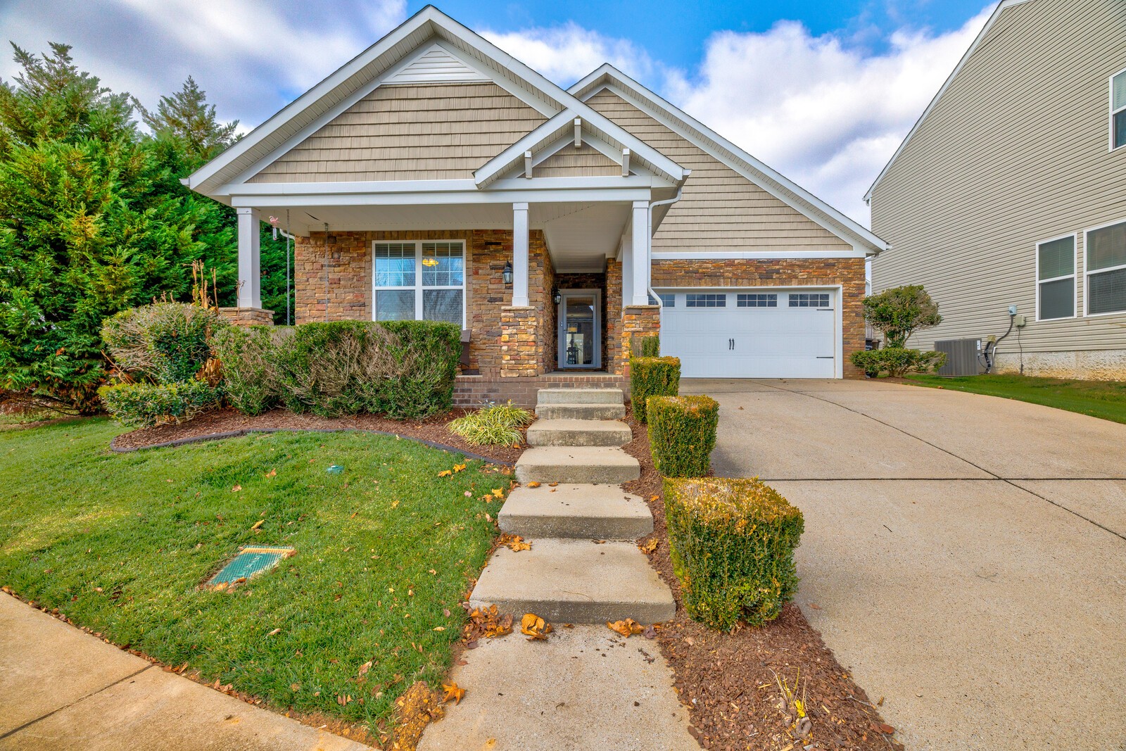 1720 Stonewater Dr
