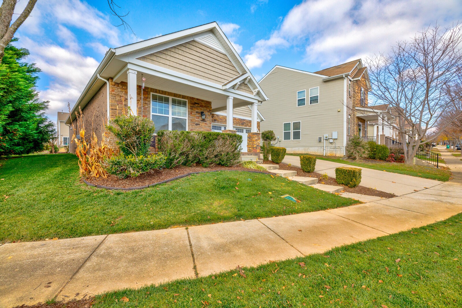 1720 Stonewater Dr