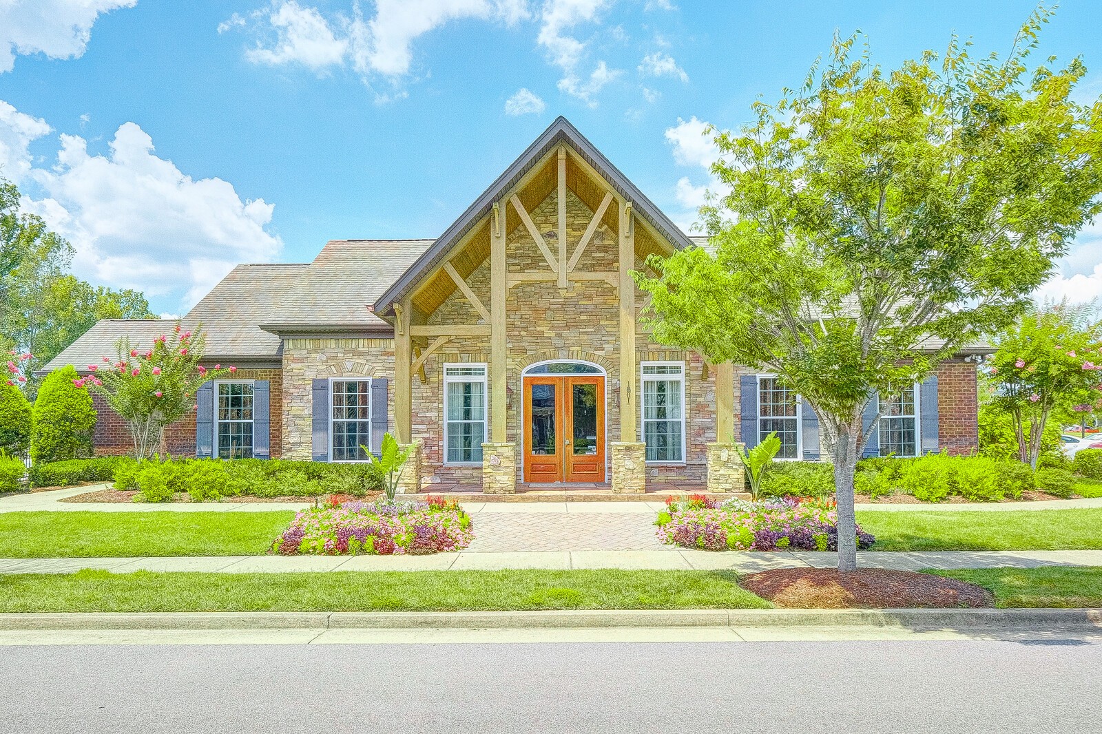 1720 Stonewater Dr
