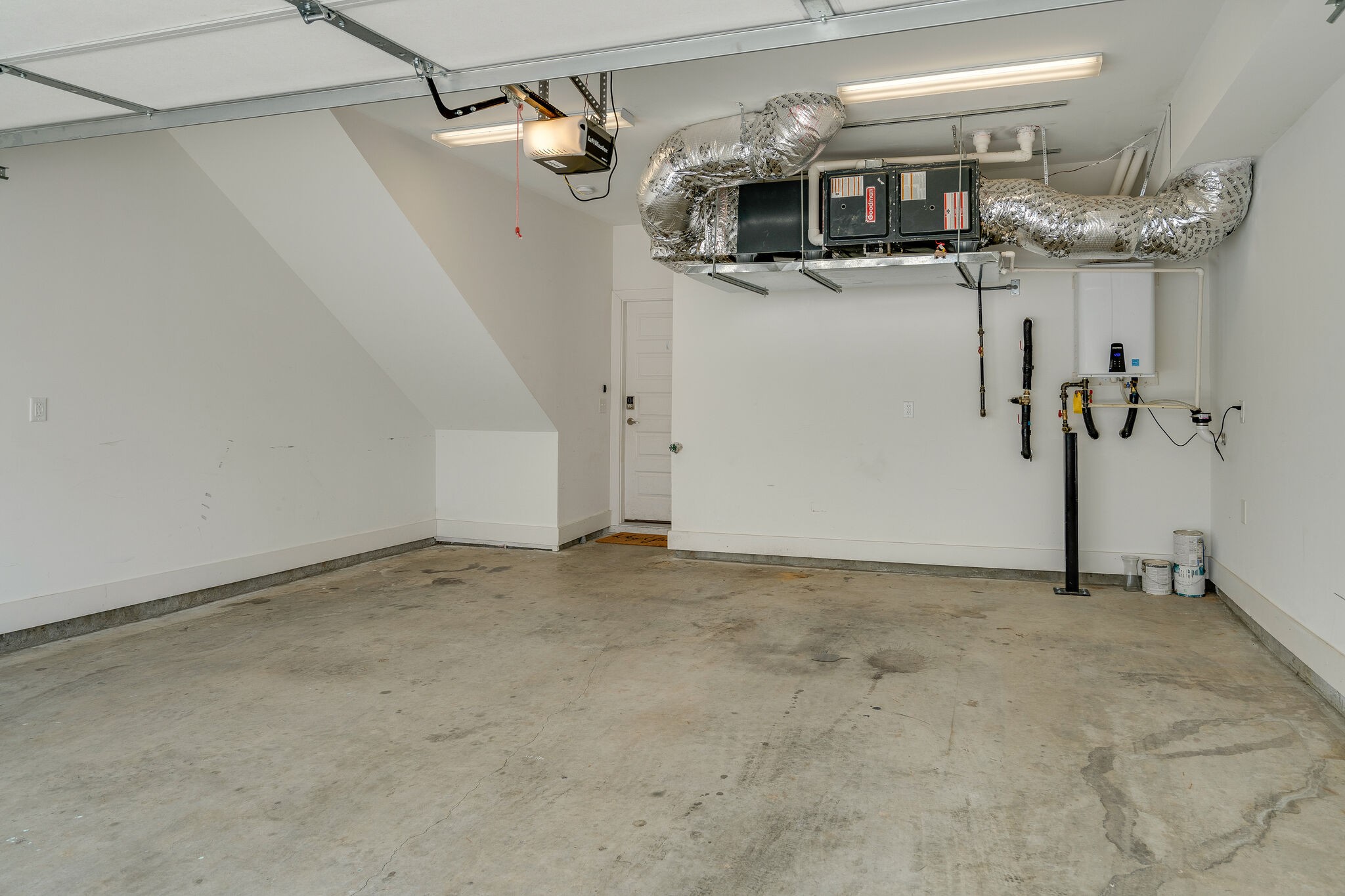 1050 E Trinity Ln Unit: 7