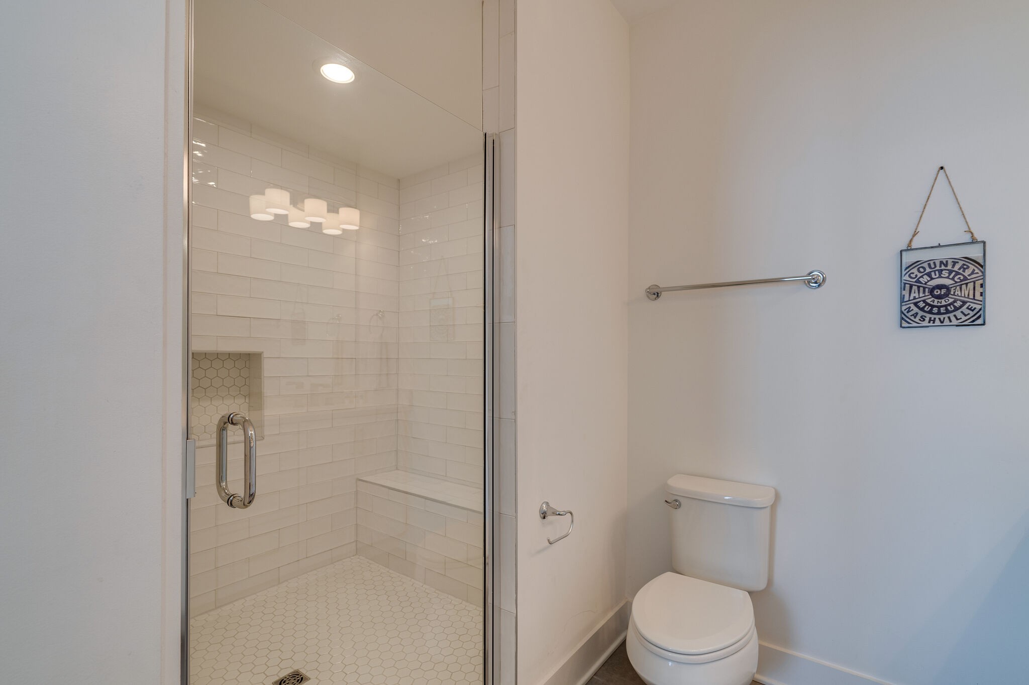 1050 E Trinity Ln Unit: 7