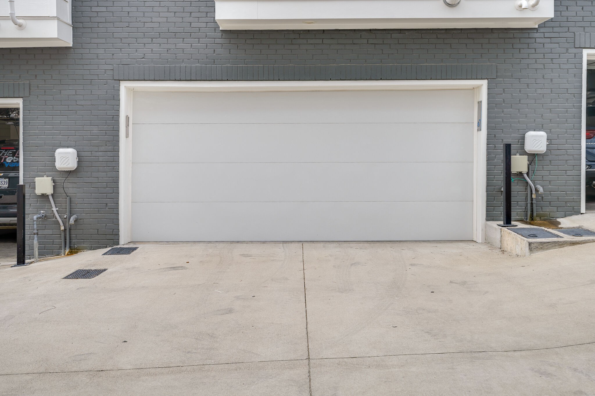 1050 E Trinity Ln Unit: 7