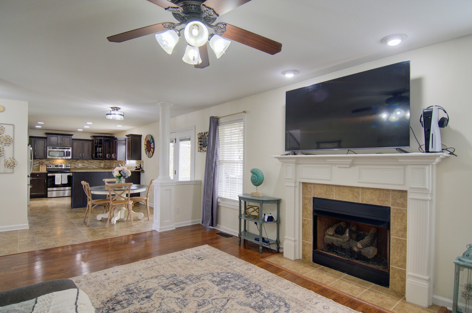 2837 Brewster Dr