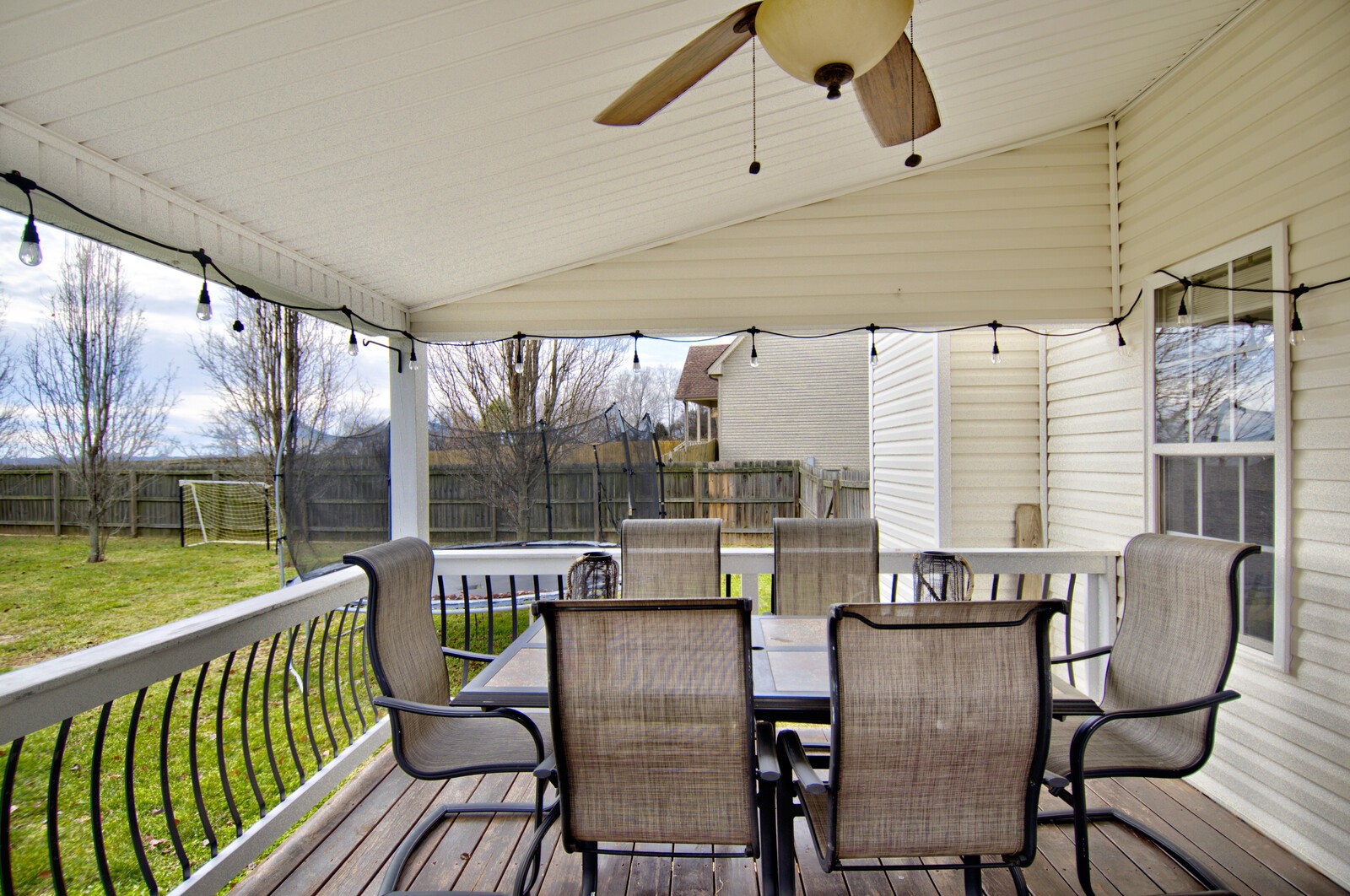 2837 Brewster Dr