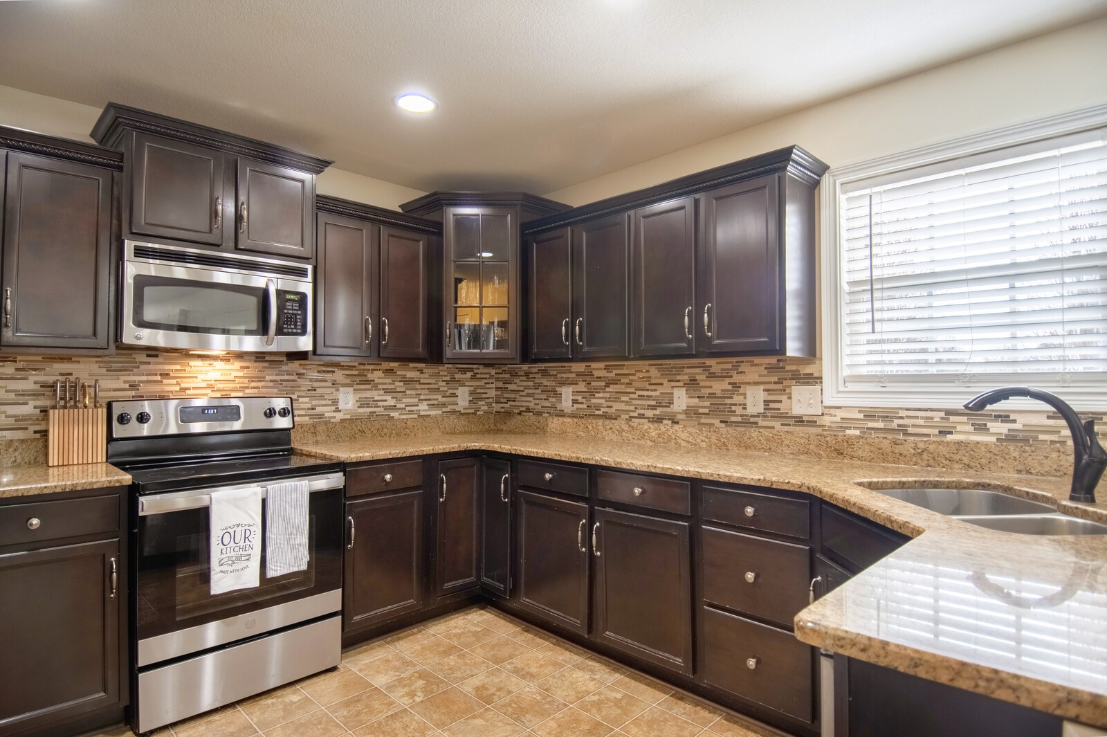 2837 Brewster Dr
