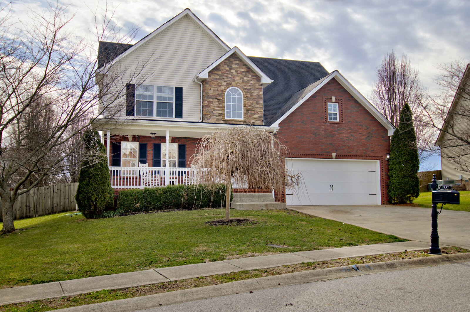 2837 Brewster Dr