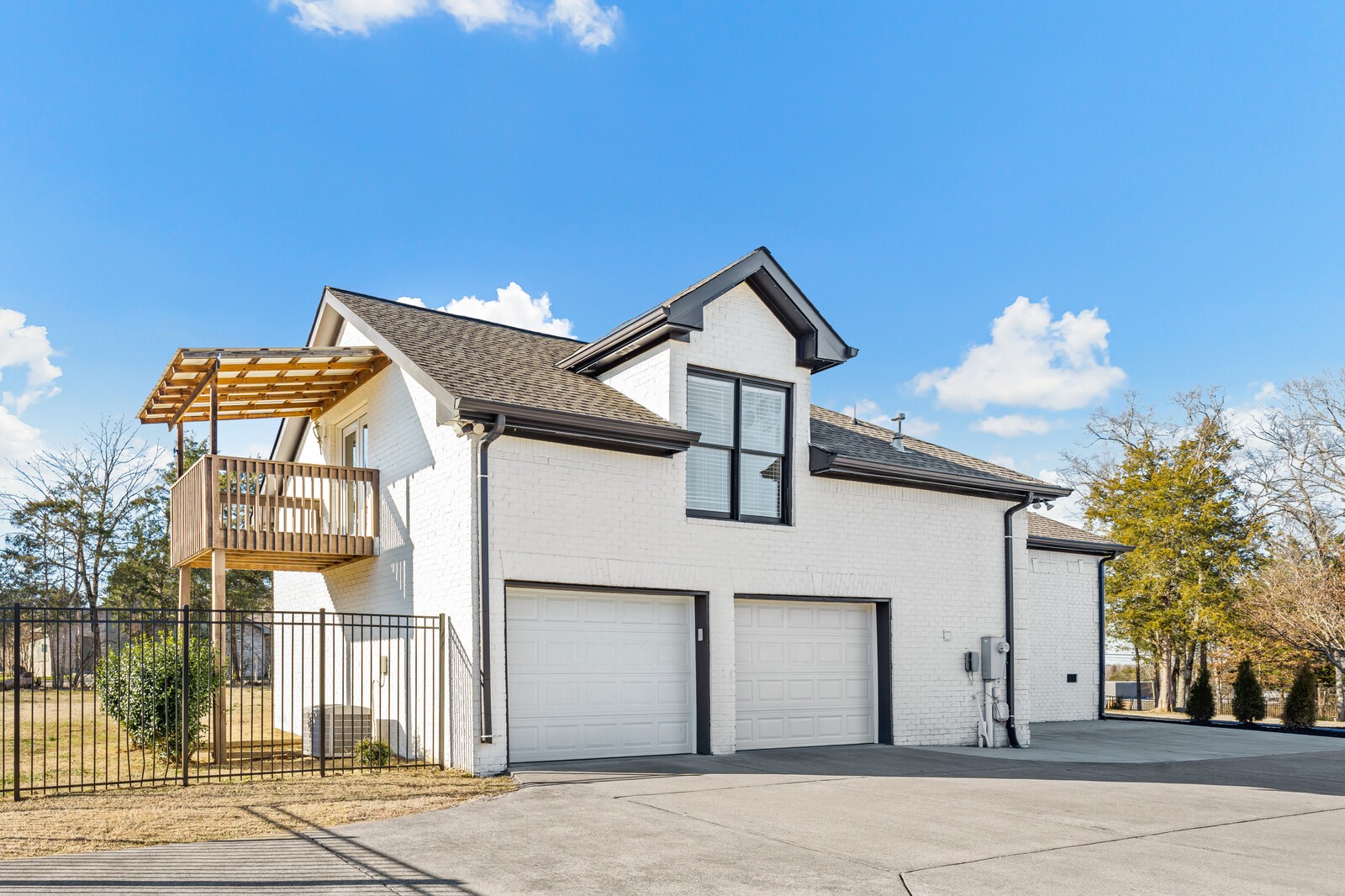 1012 Woodridge Pl