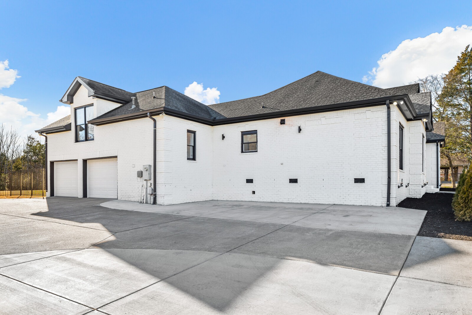 1012 Woodridge Pl