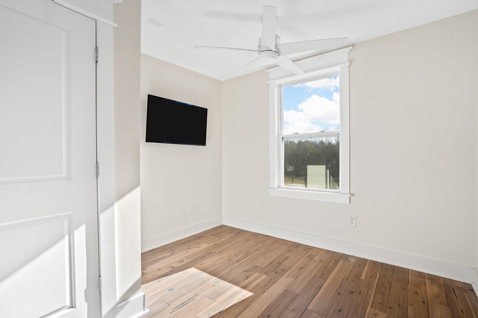 1012 Woodridge Pl