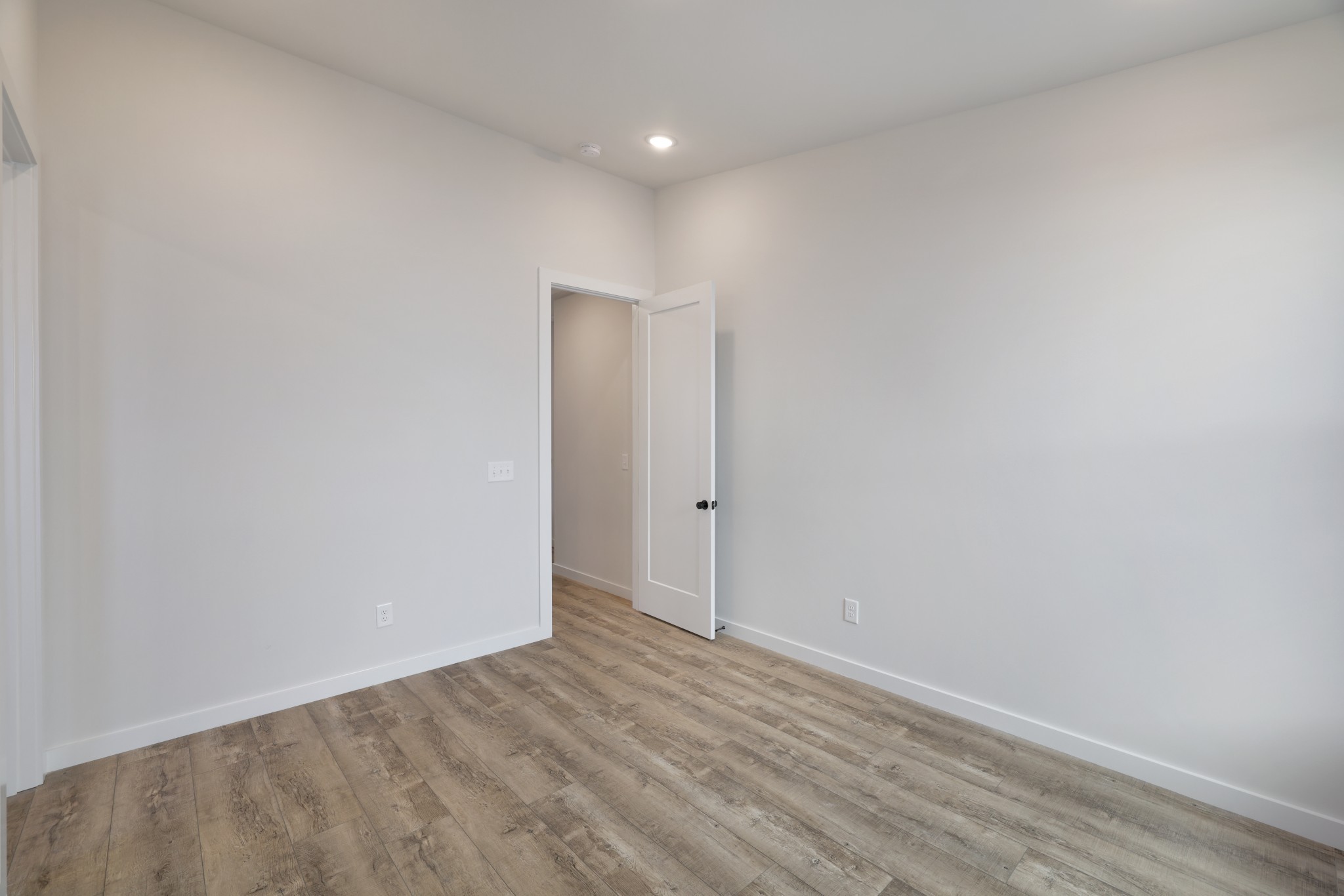 216 Walnutwood Ln