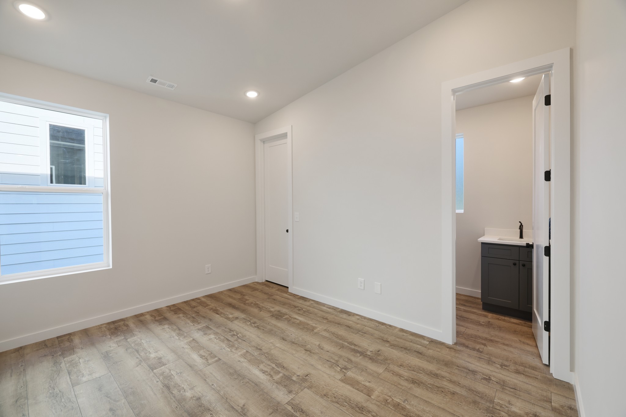 216 Walnutwood Ln