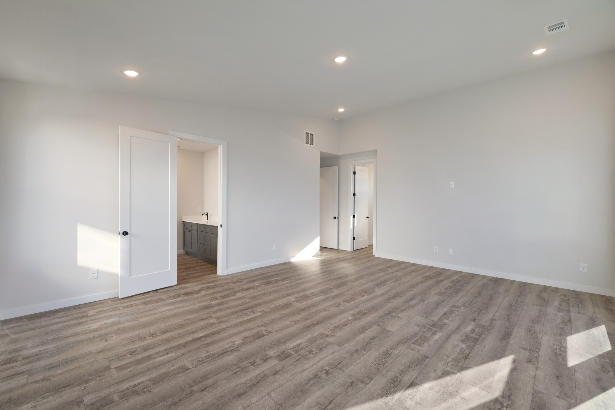 216 Walnutwood Ln