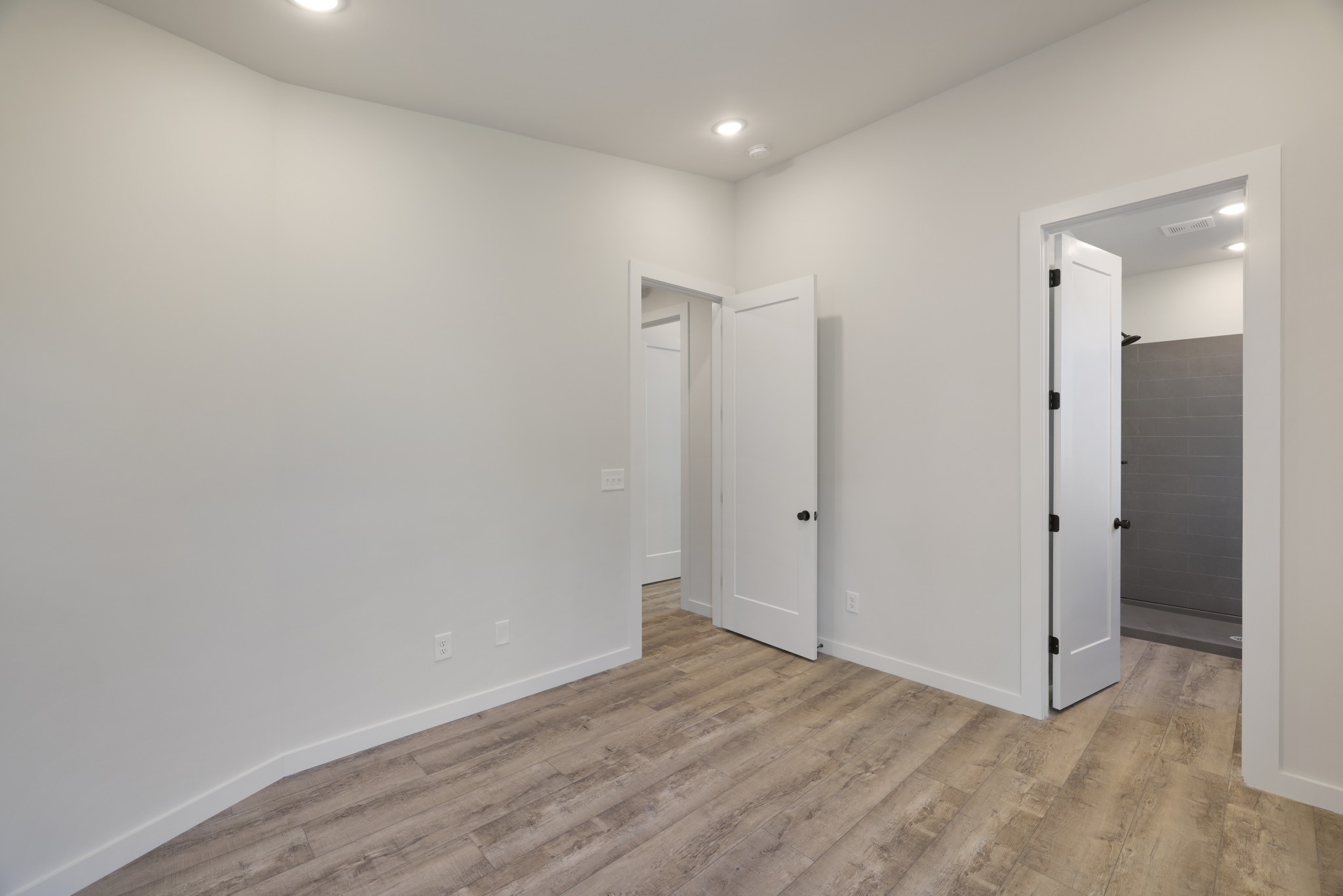 216 Walnutwood Ln