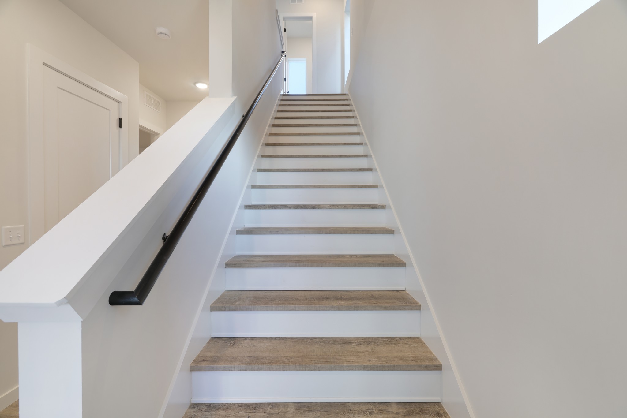 216 Walnutwood Ln