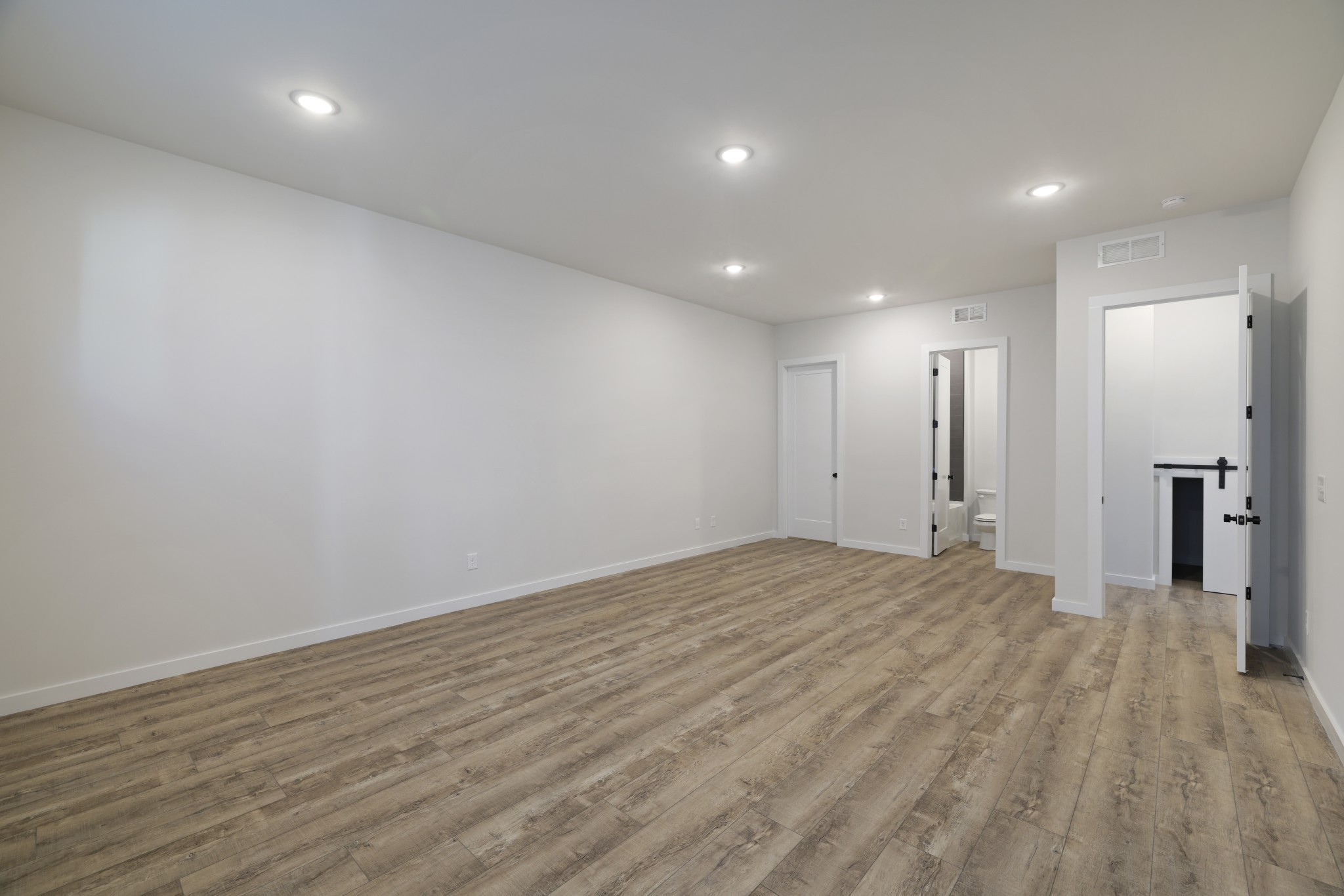 216 Walnutwood Ln