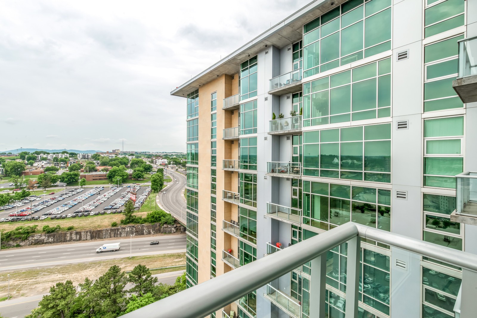 700 12th Ave, S Unit: 1207
