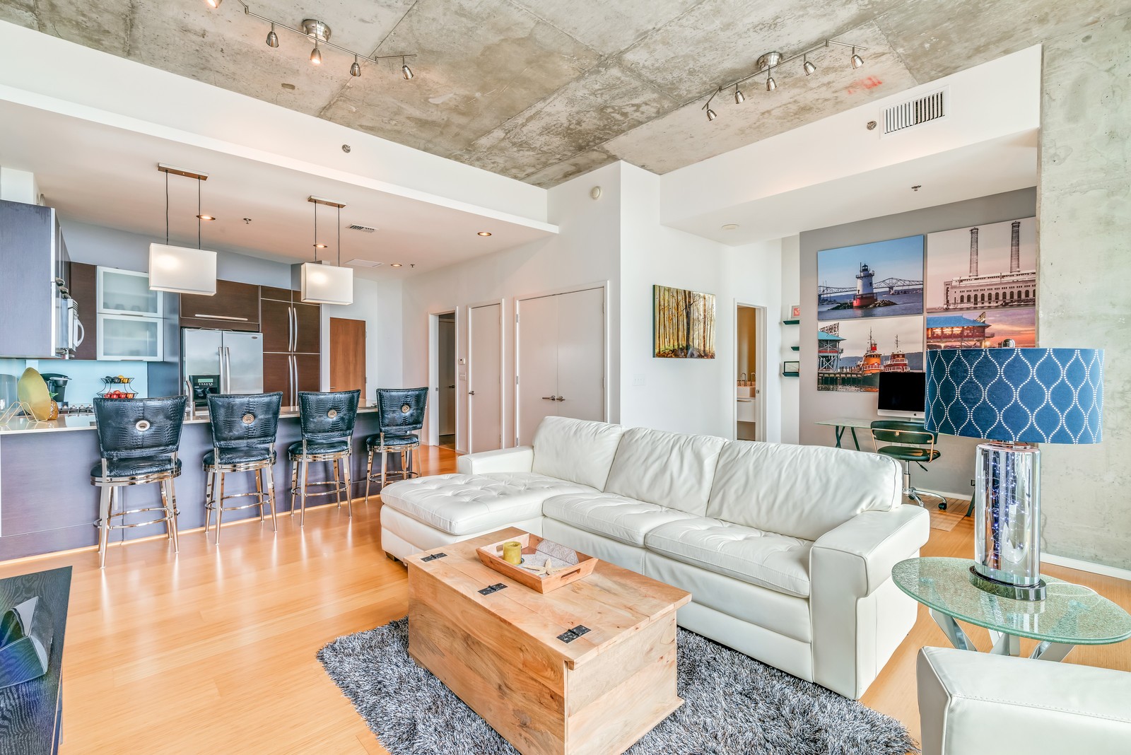700 12th Ave, S Unit: 1207