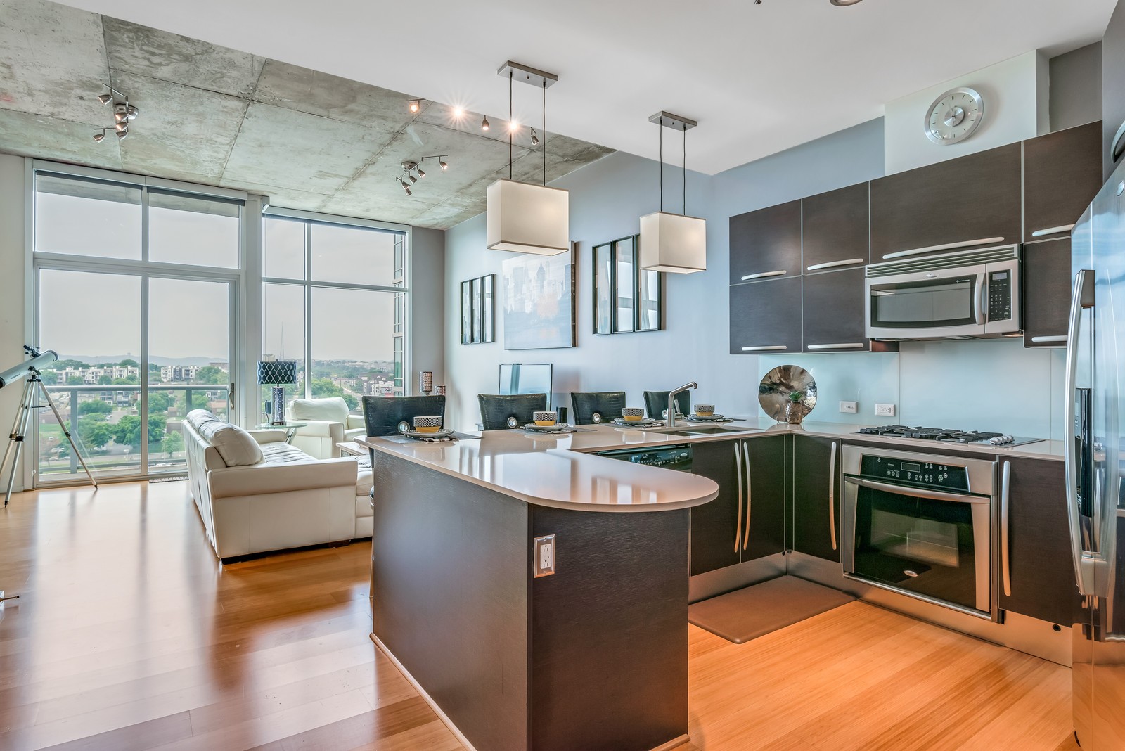700 12th Ave, S Unit: 1207