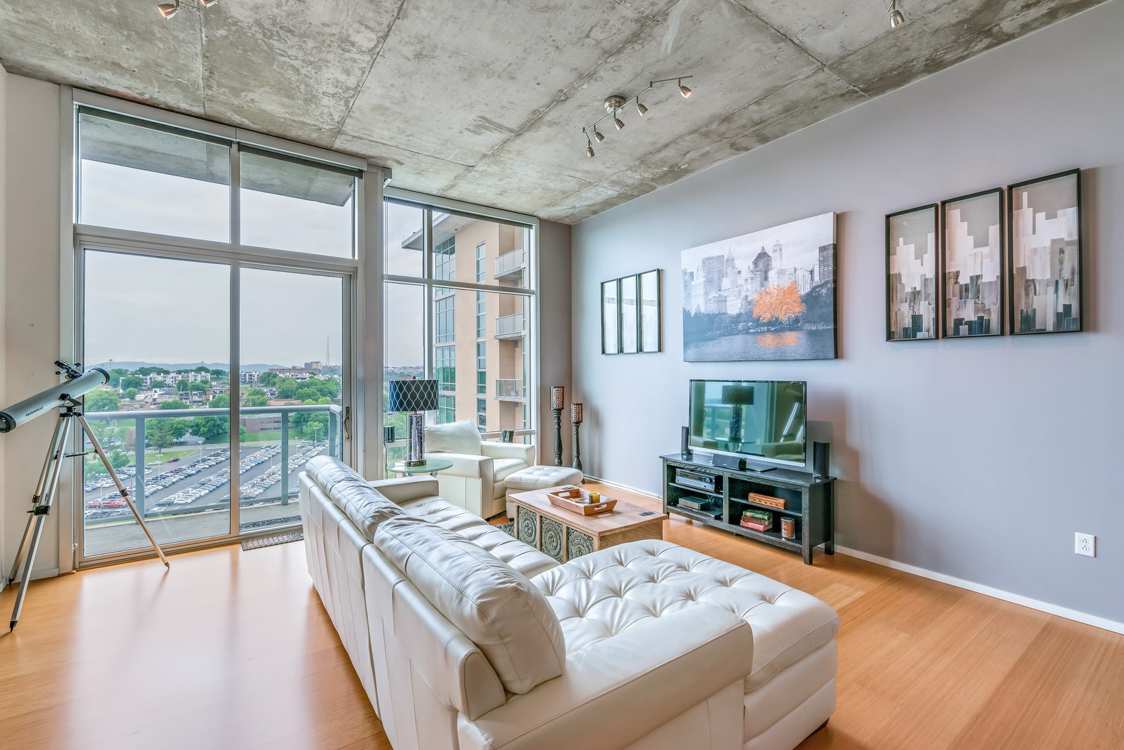 700 12th Ave, S Unit: 1207