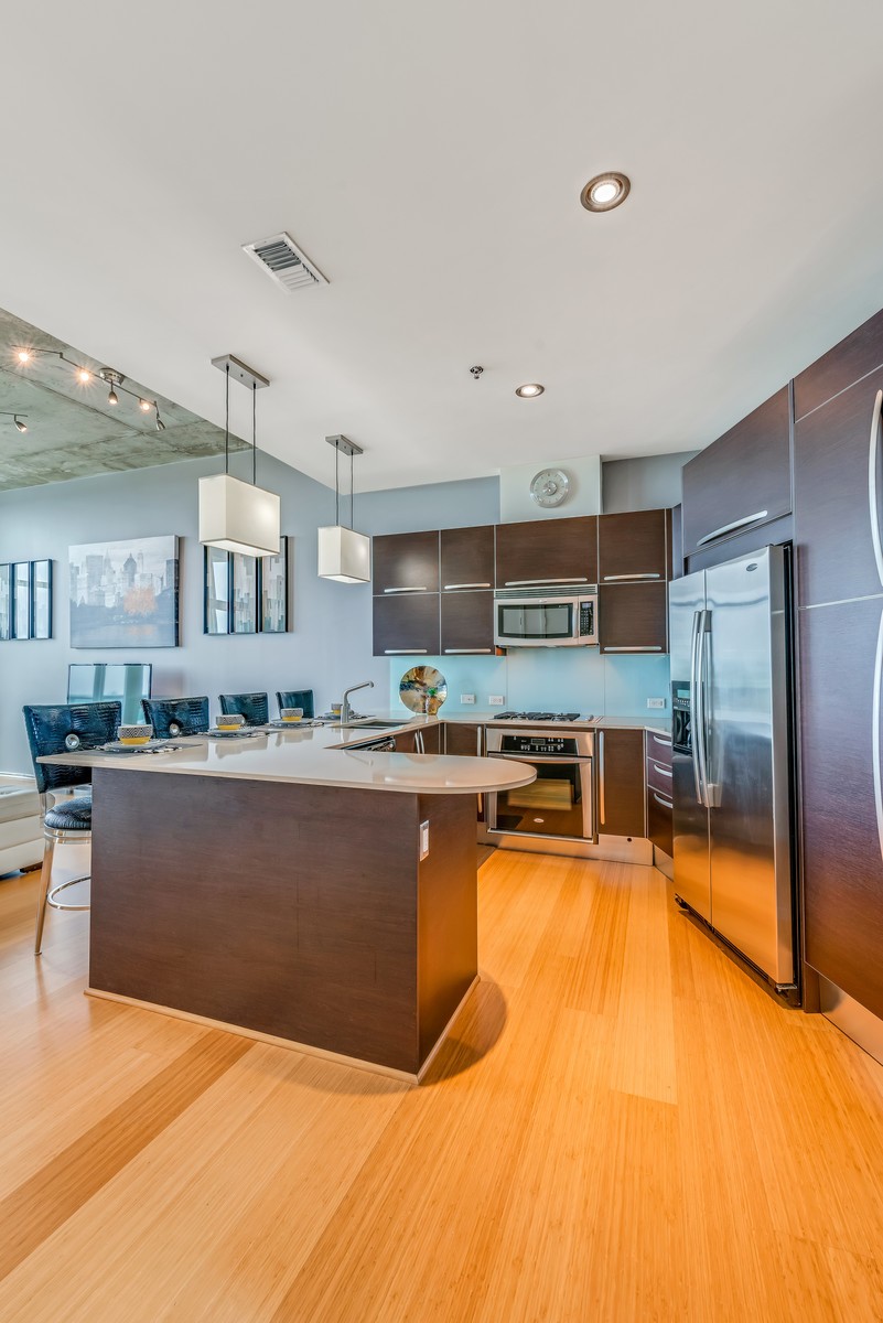 700 12th Ave, S Unit: 1207