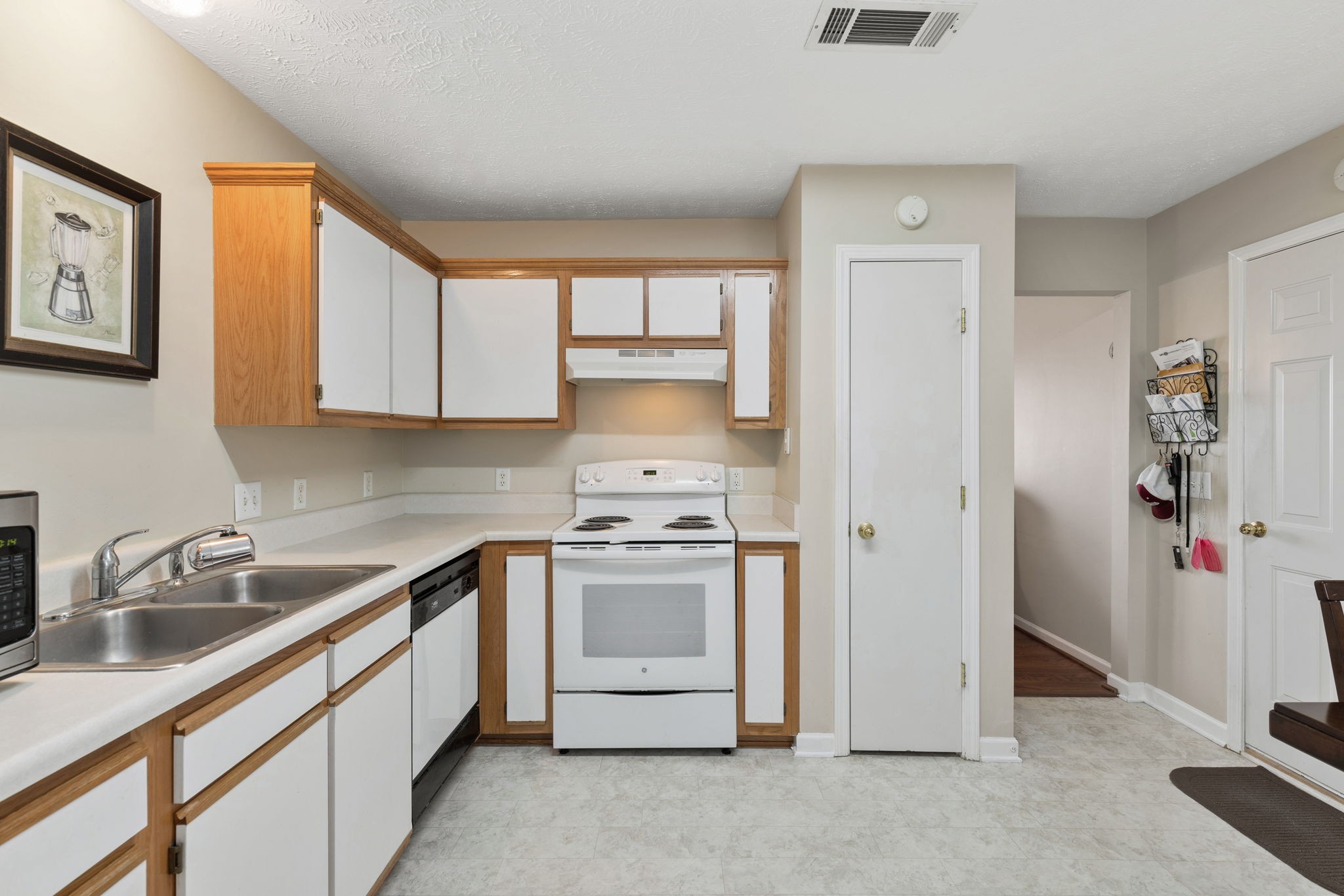 1223 Akins Ridge Dr