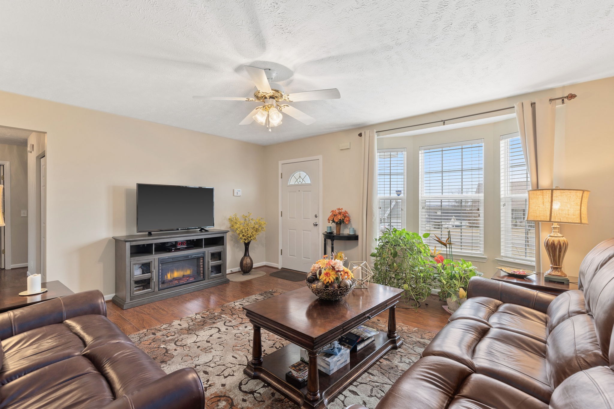 1223 Akins Ridge Dr