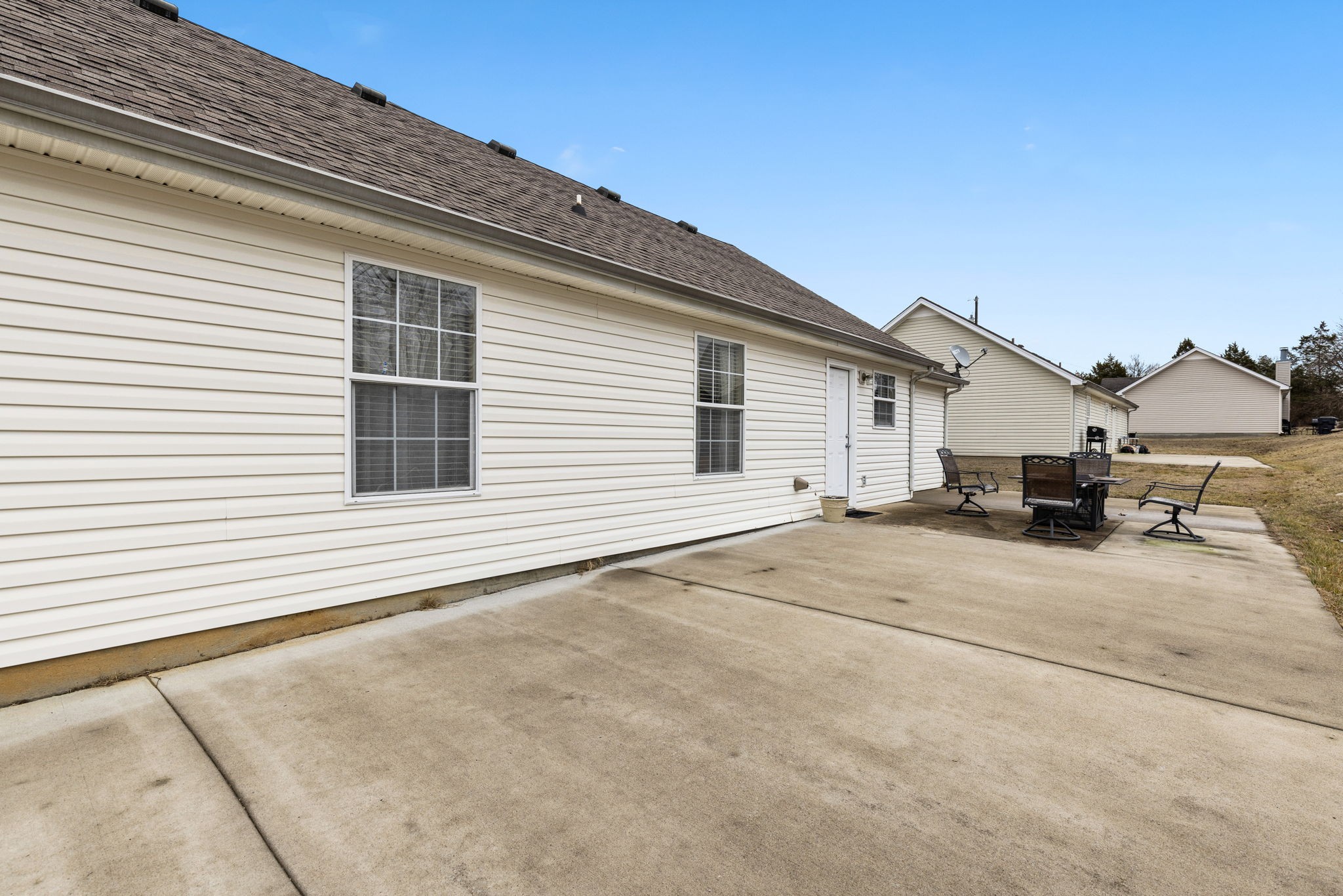 1223 Akins Ridge Dr