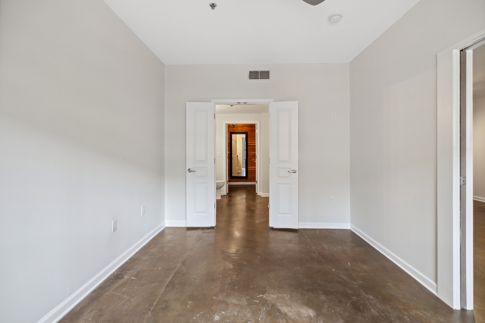 1803 Broadway Unit: 307