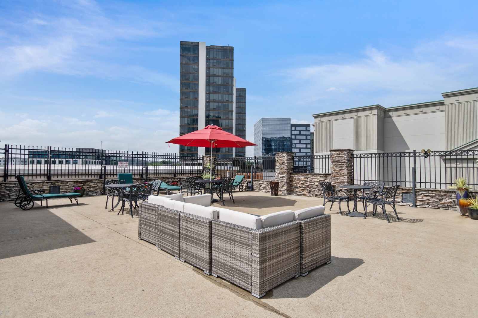 1803 Broadway Unit: 307
