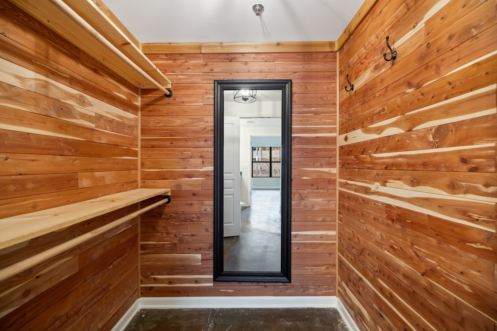 1803 Broadway Unit: 307