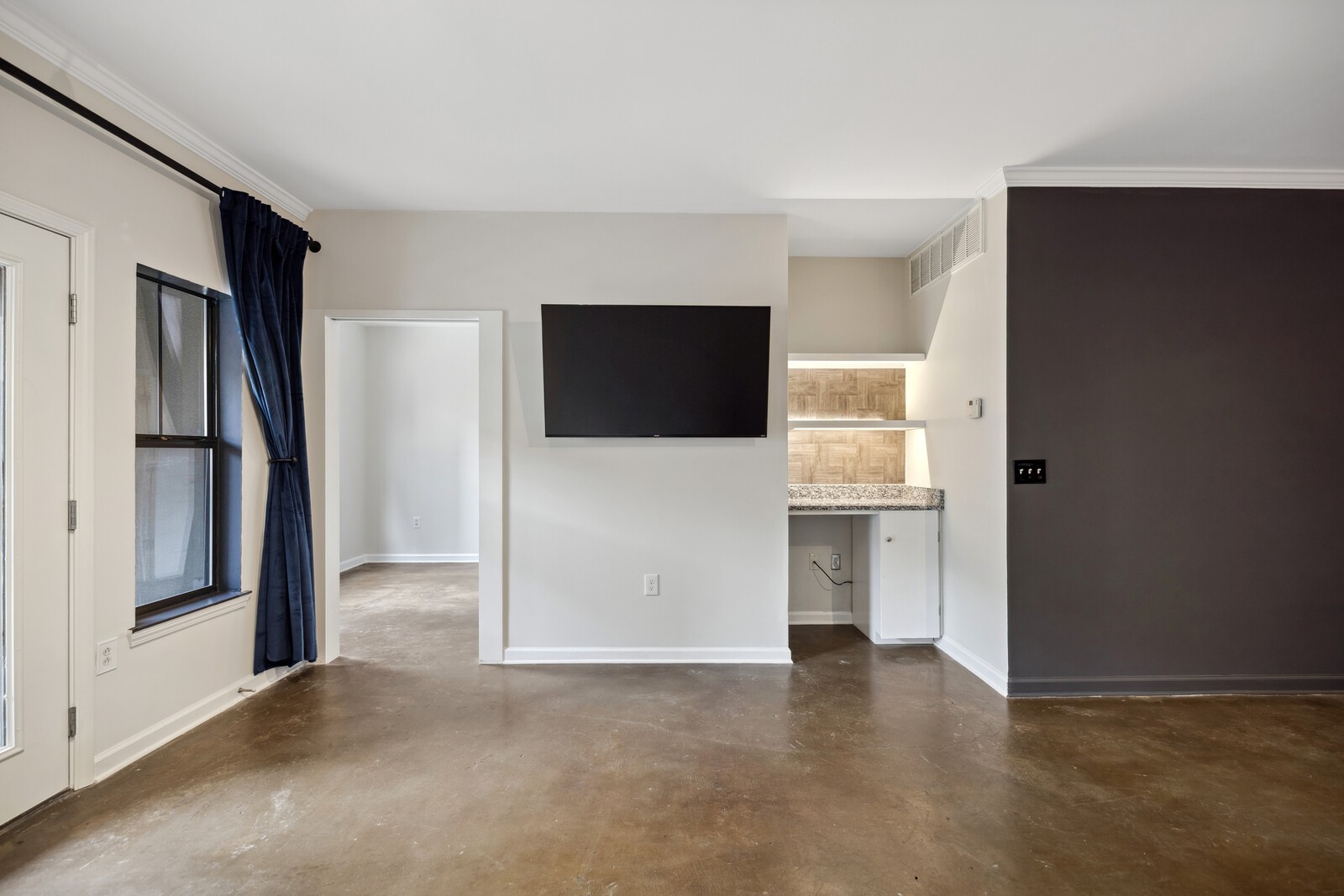 1803 Broadway Unit: 307