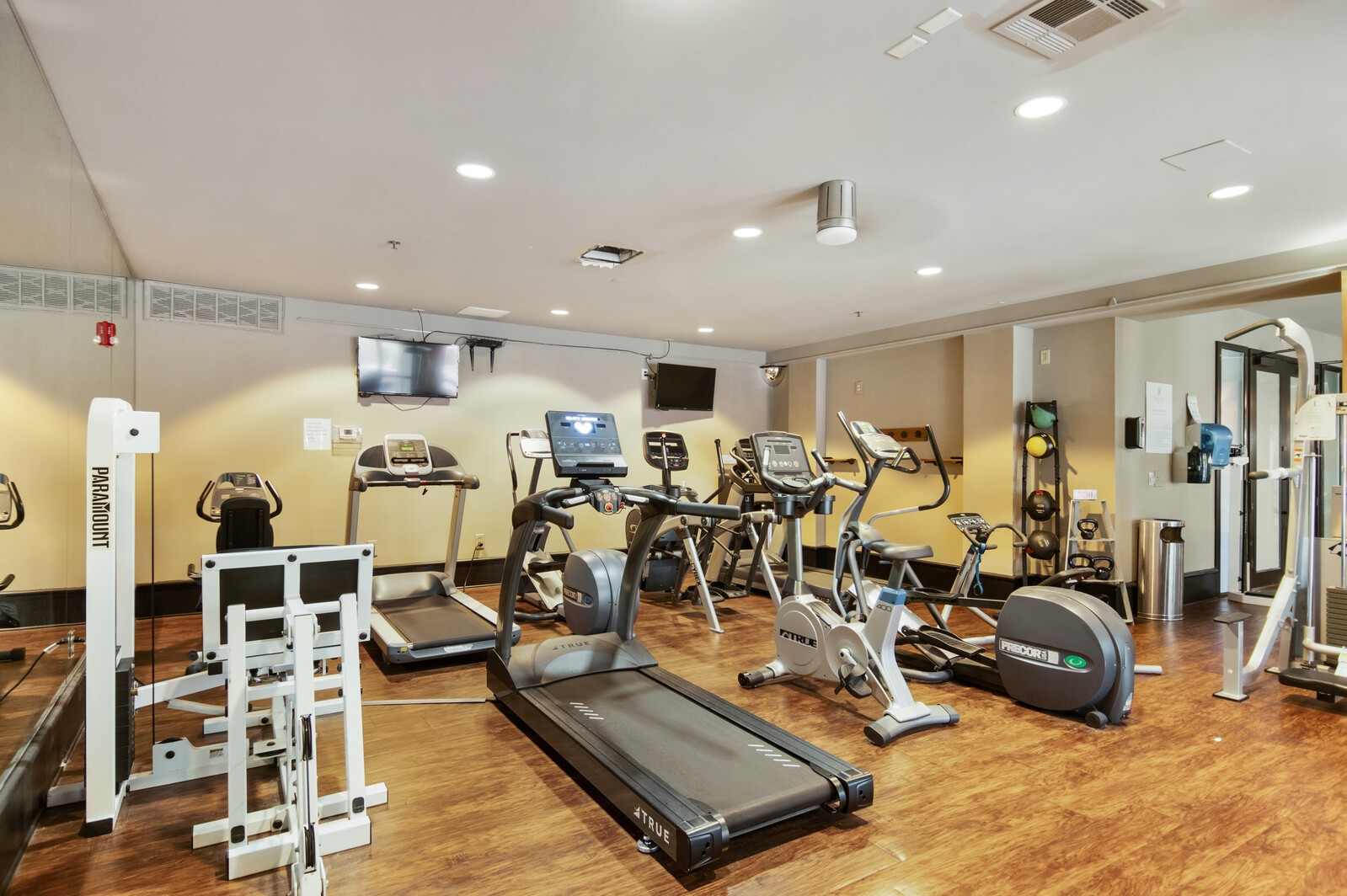 1803 Broadway Unit: 307