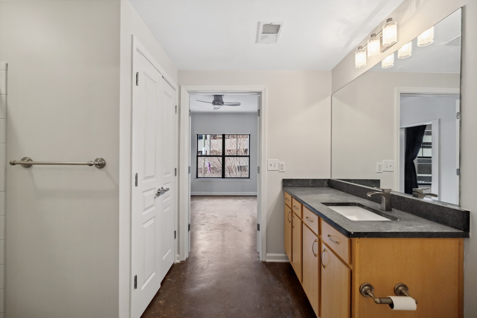 1803 Broadway Unit: 307
