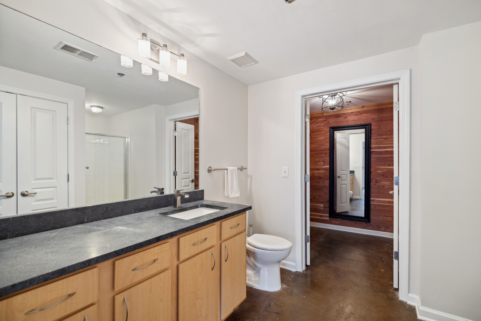 1803 Broadway Unit: 307