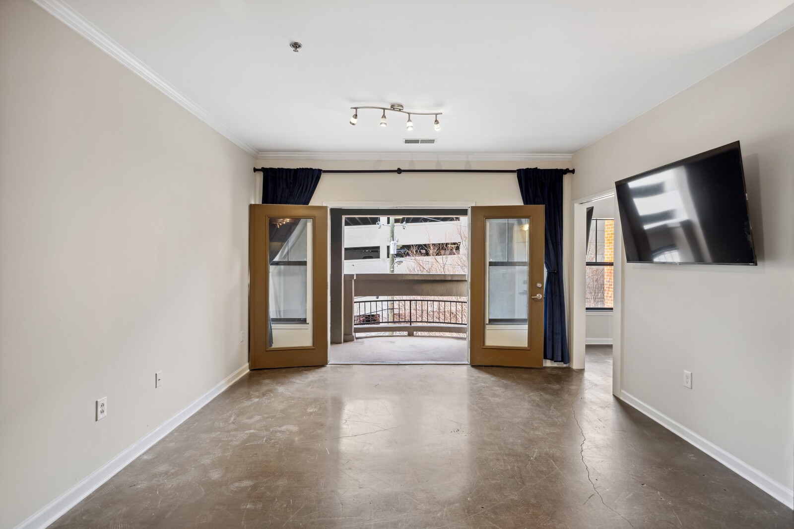 1803 Broadway Unit: 307