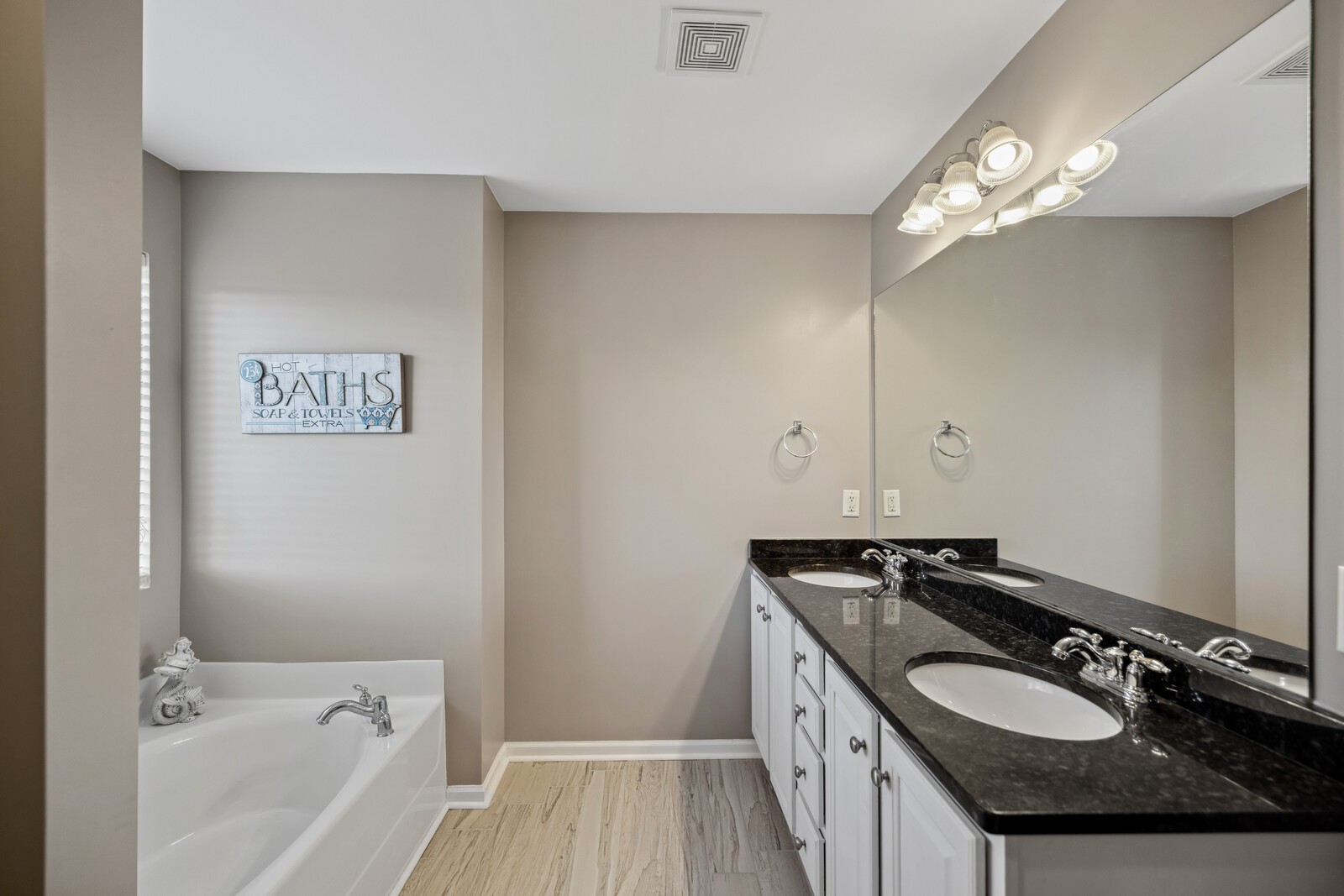 4005 Lattigo Ct
