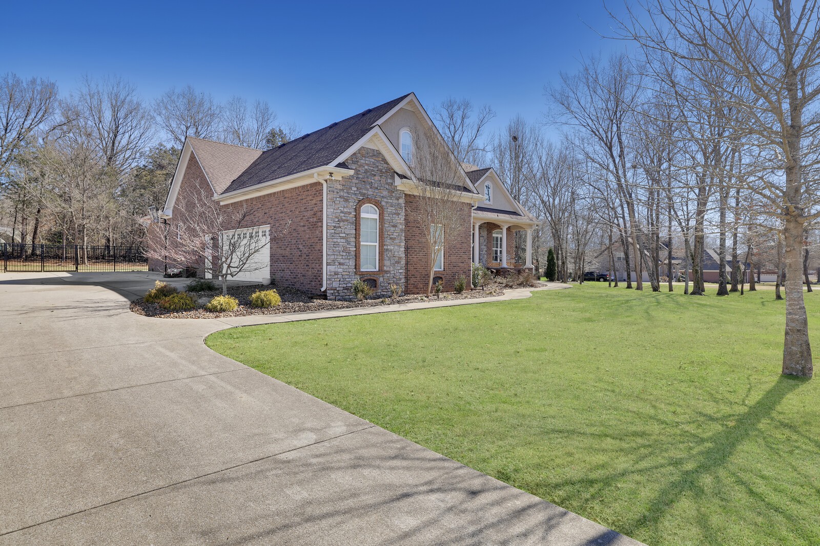 120 Rockingham Dr