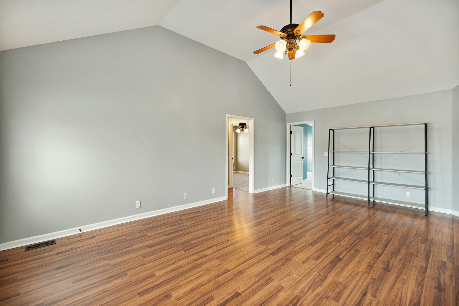 411 Palamino Ln