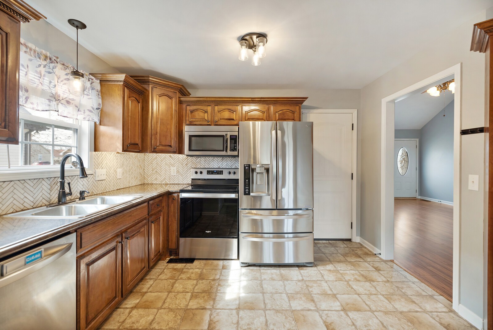 411 Palamino Ln