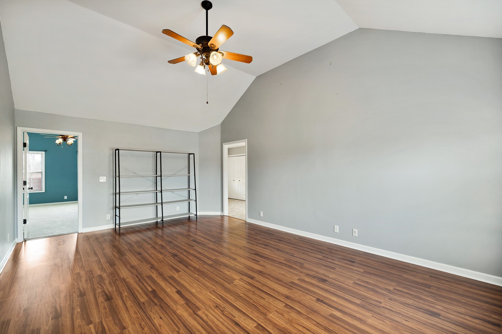 411 Palamino Ln