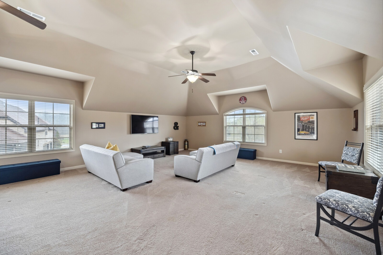 123 Alderwood Dr
