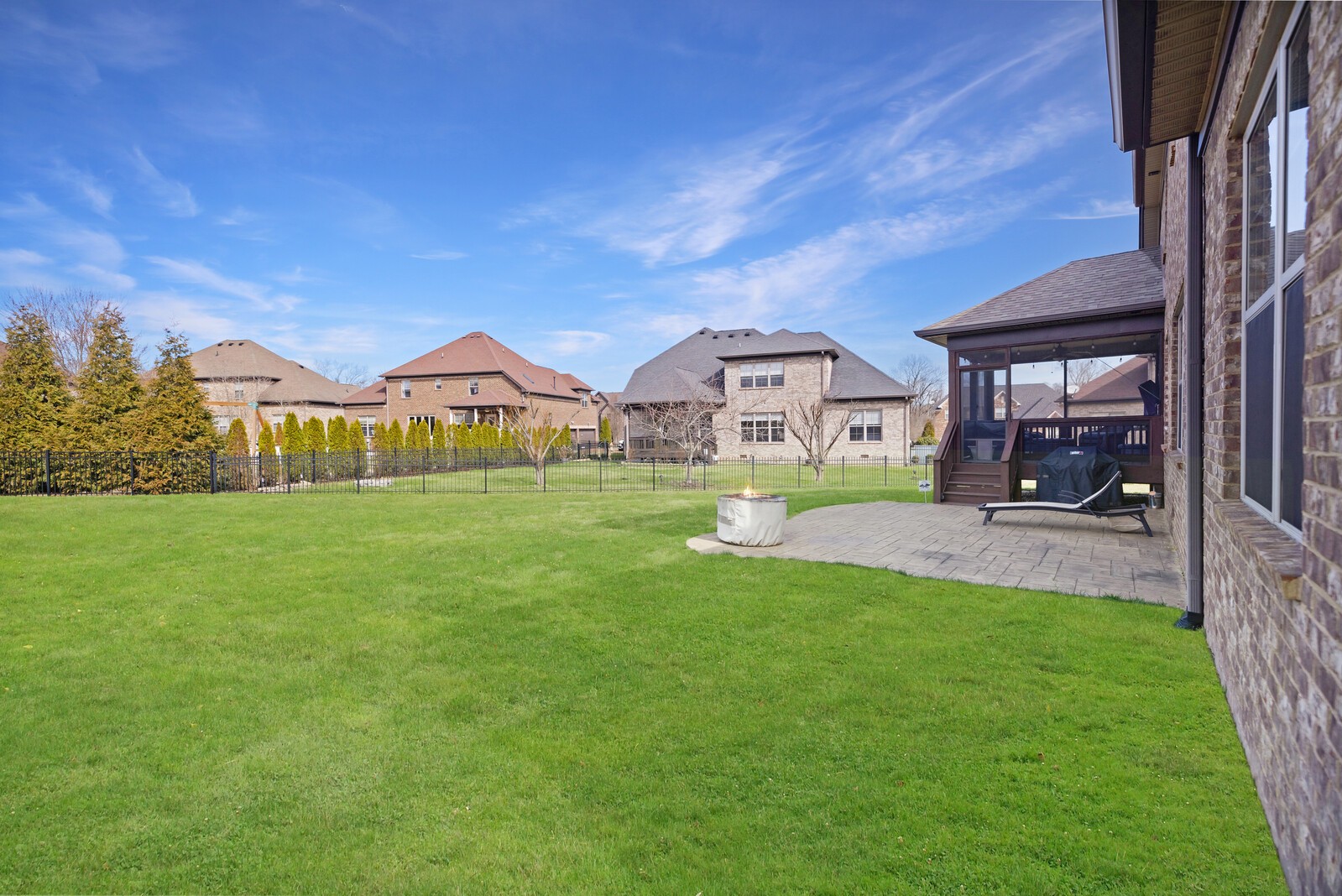 123 Alderwood Dr