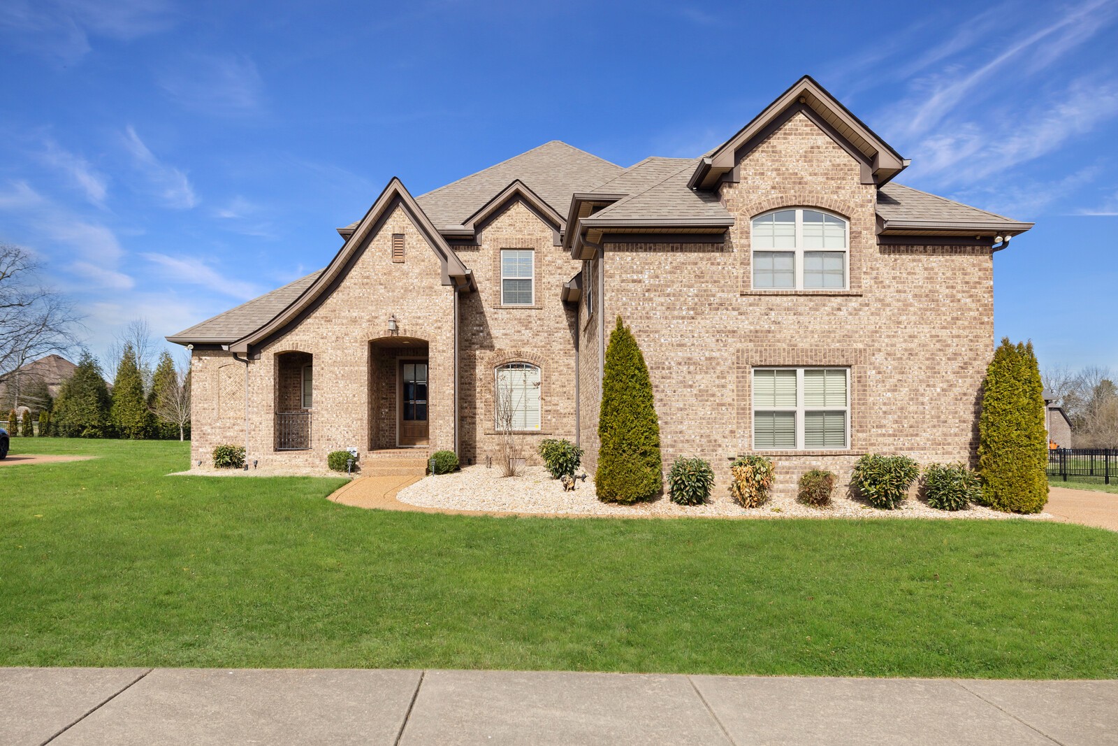123 Alderwood Dr