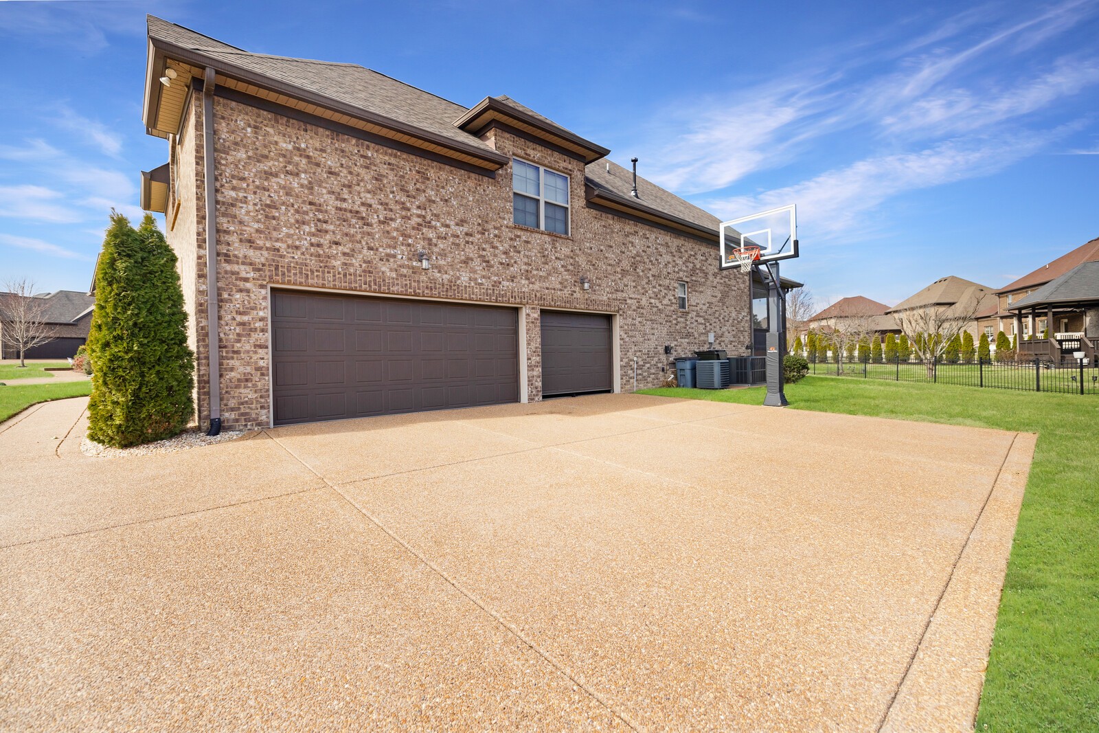 123 Alderwood Dr