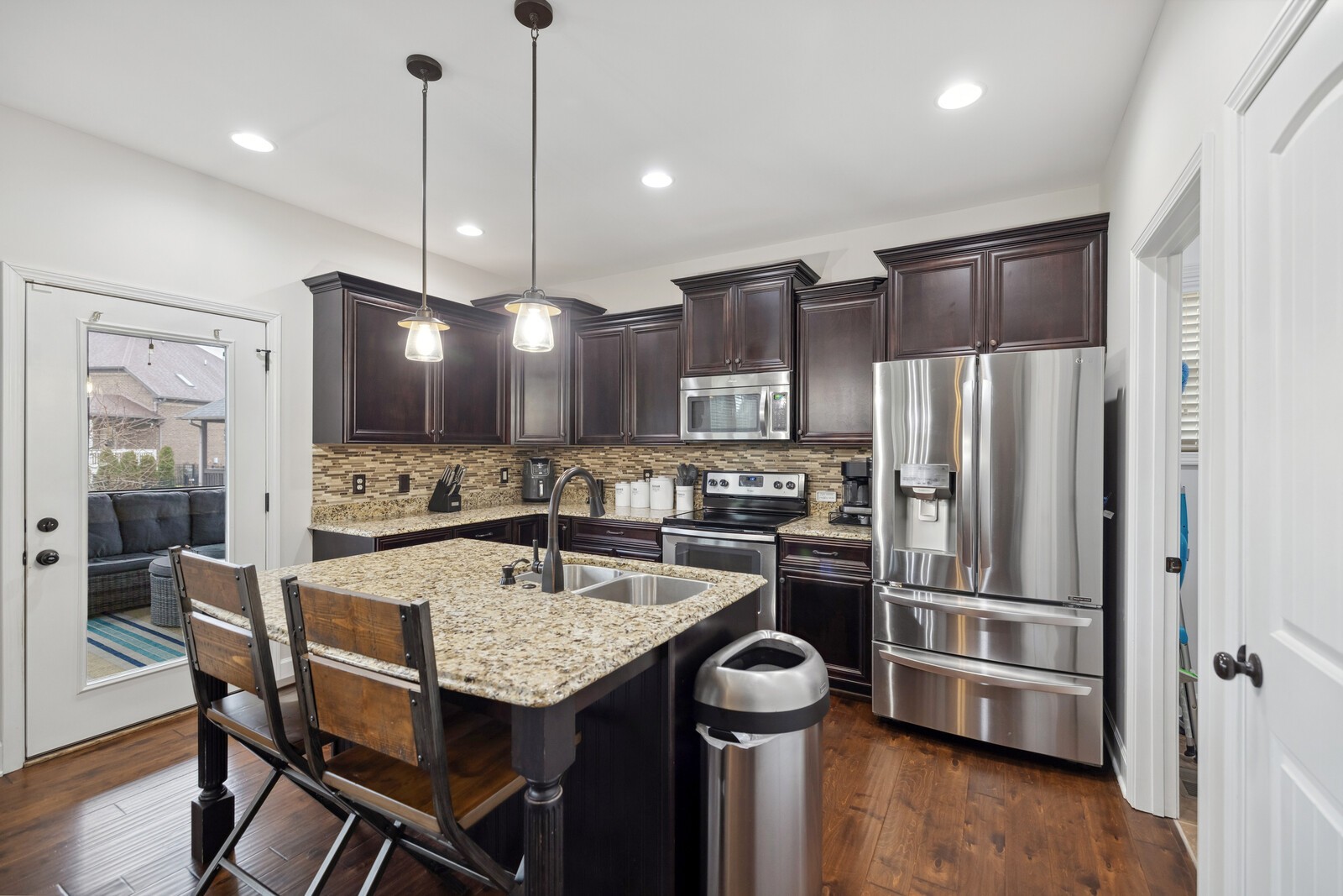 123 Alderwood Dr